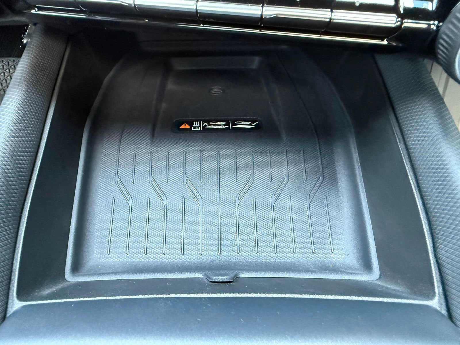 2025 Chevrolet Equinox EV RS - Photo 31