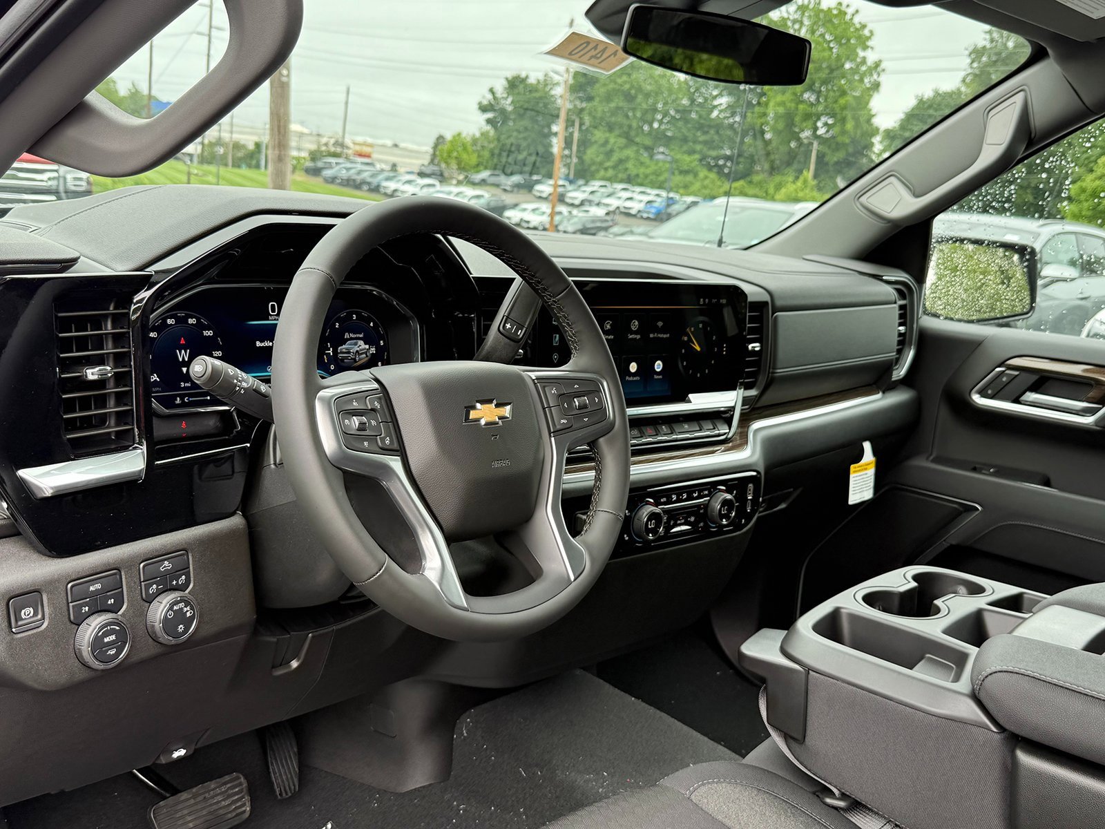 2025 Chevrolet Silverado 1500 LT photo 3