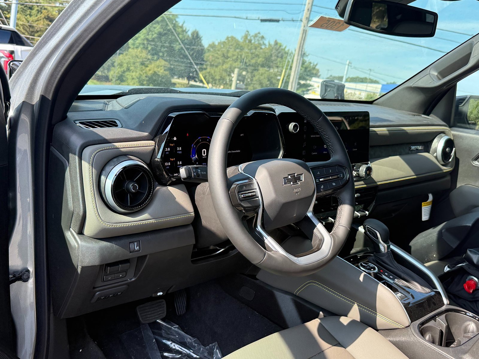 2025 Chevrolet Colorado ZR2 photo 3