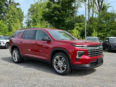 2025 Chevrolet Traverse LT SUV
