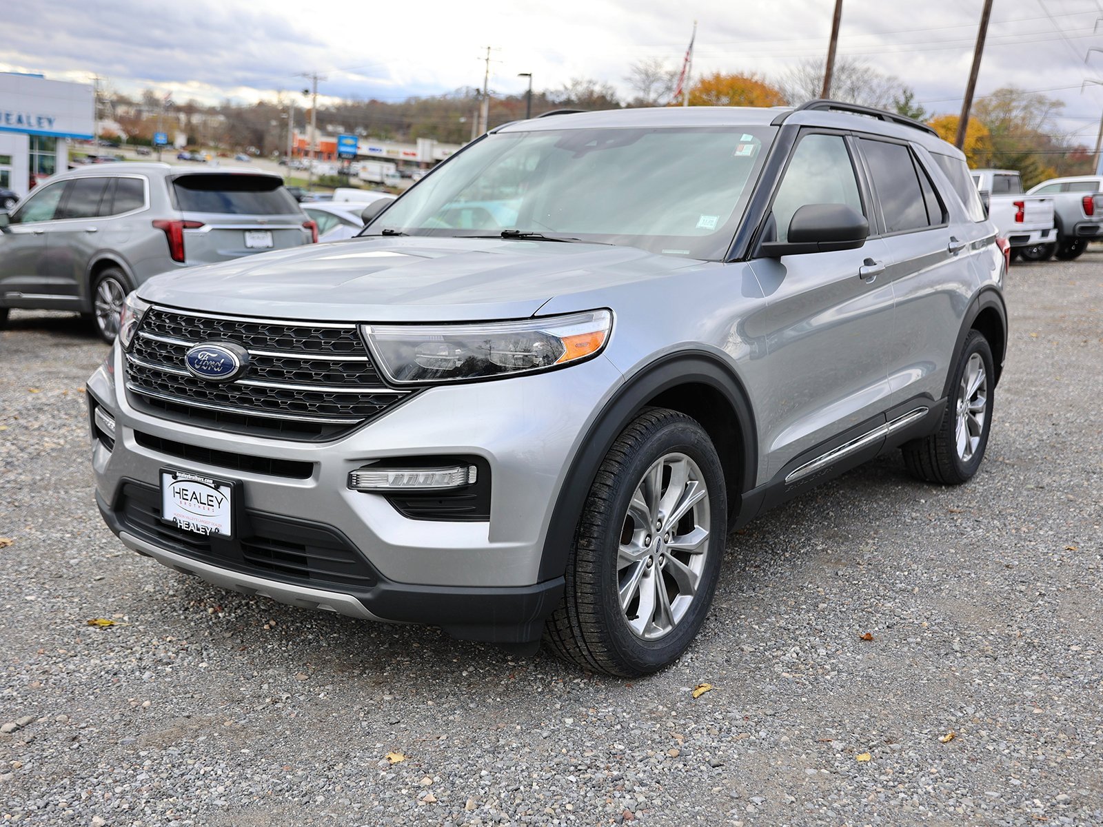 2023 Ford Explorer XLT photo 2