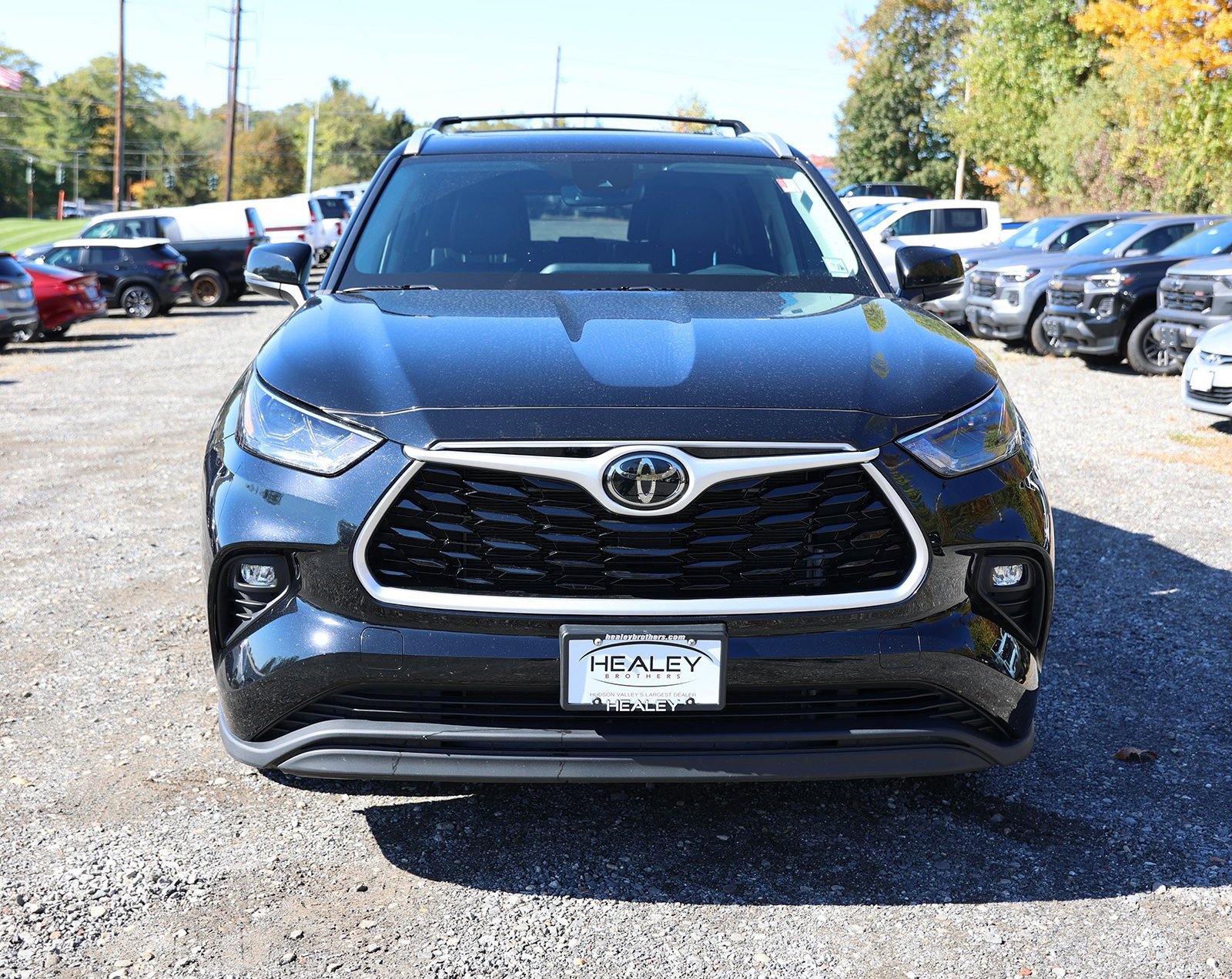 2022 Toyota Highlander XLE photo 2