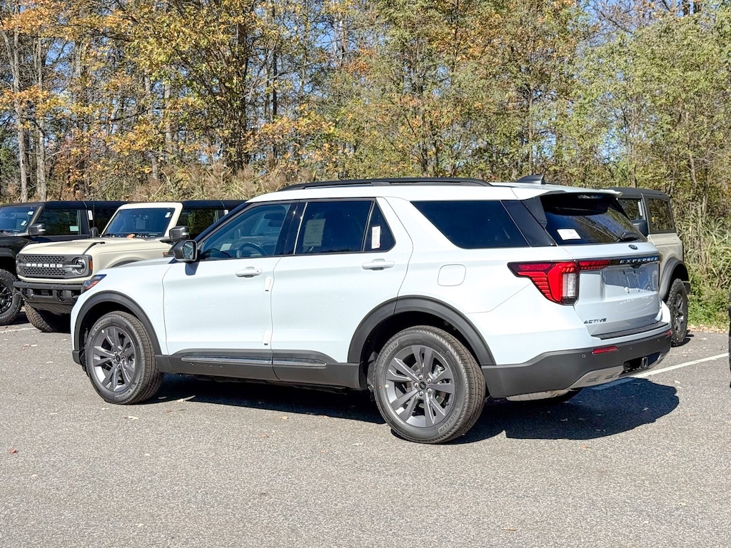 New 2025 Ford Explorer Active SUV