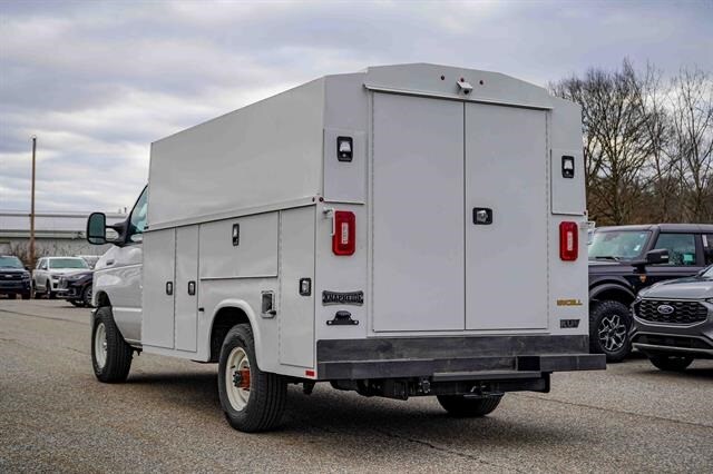 2025 Ford E-350 Base photo 2