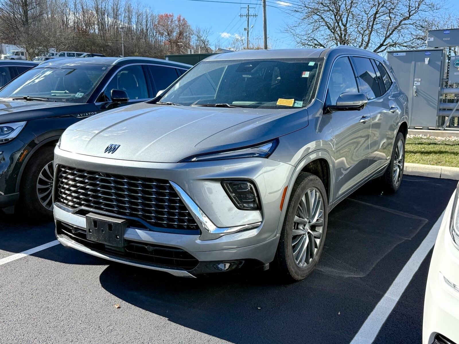 2025 Buick Enclave Avenir photo 3