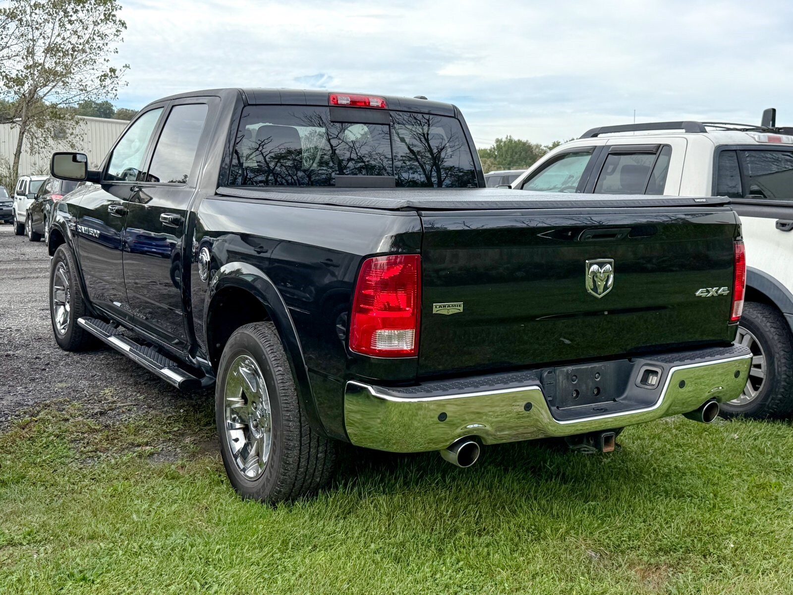 2011 Ram 1500 Laramie photo 2