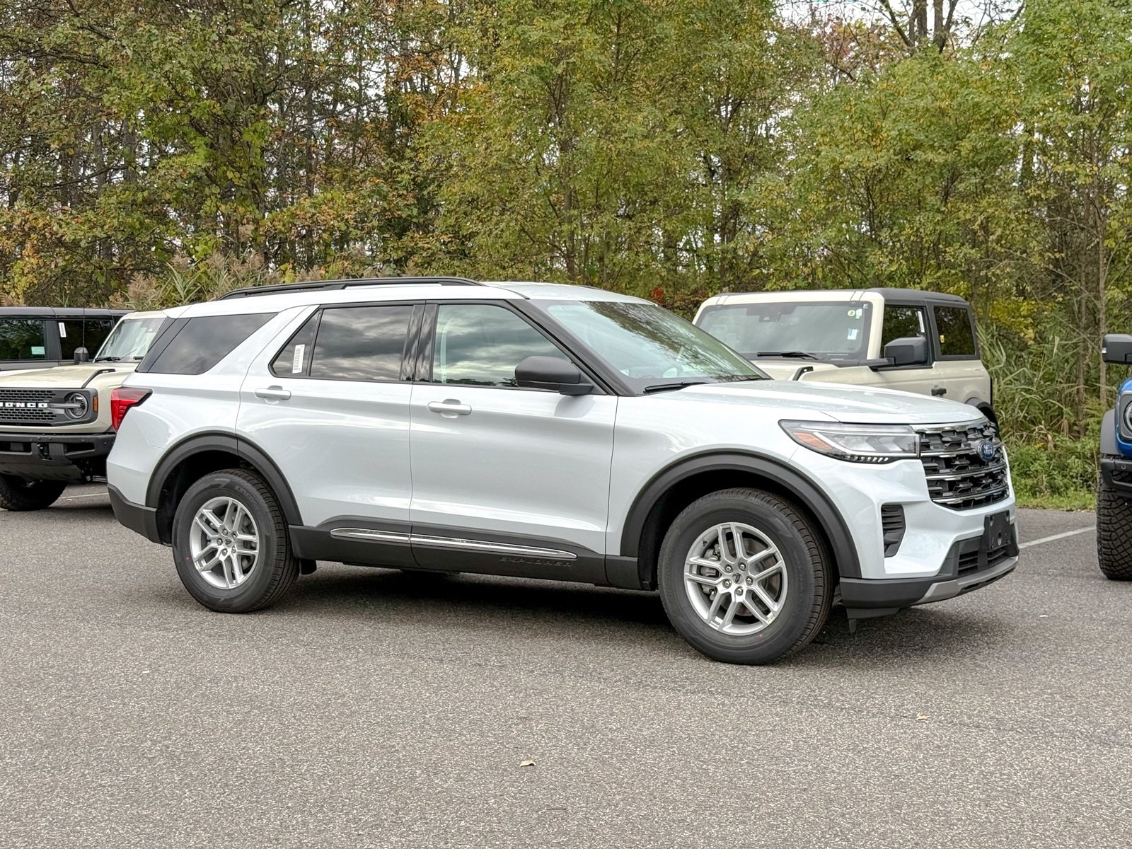 2025 Ford Explorer Active's photo
