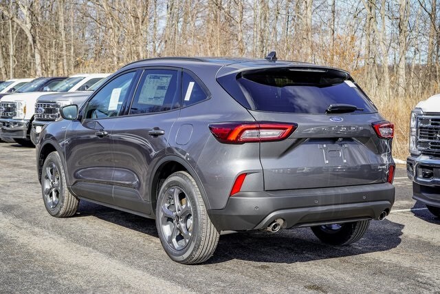 2025 Ford Escape ST-Line photo 2