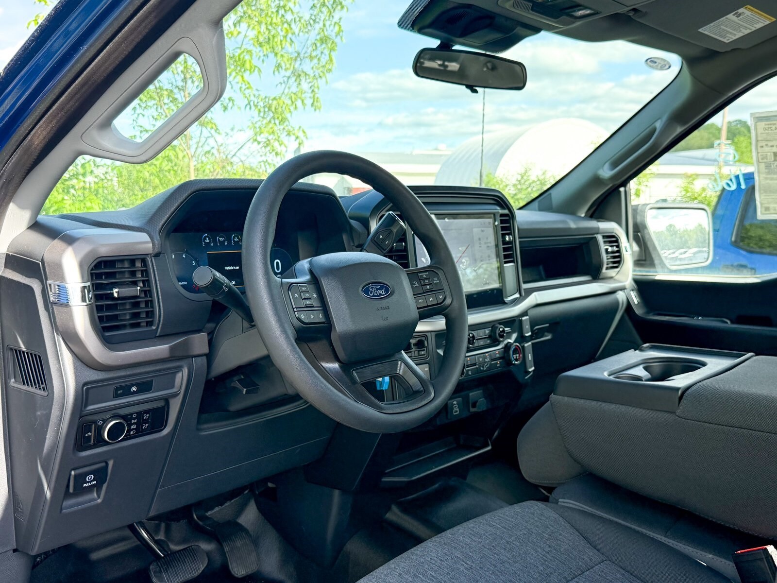 2025 Ford F-150 XL photo 3
