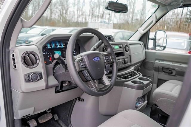 2025 Ford E-350 Base photo 3