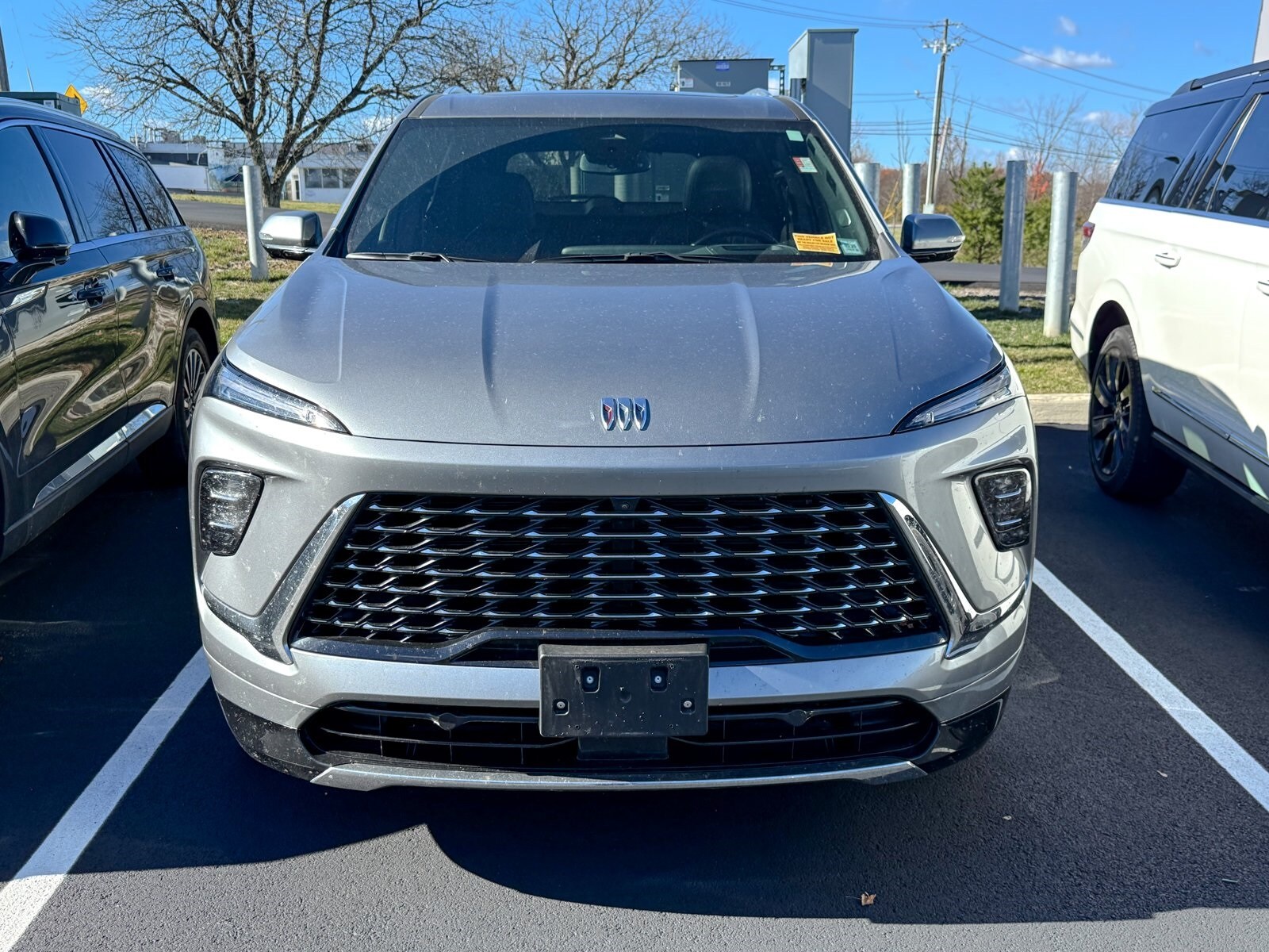 2025 Buick Enclave Avenir photo 2