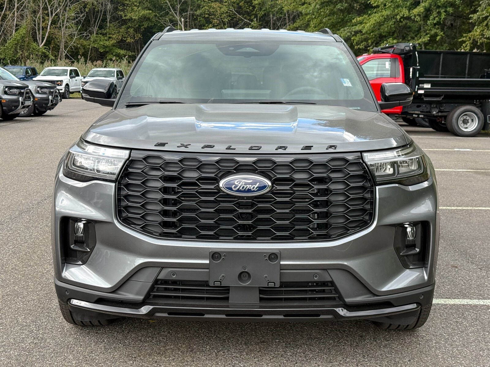 2025 Ford Explorer ST-Line photo 4