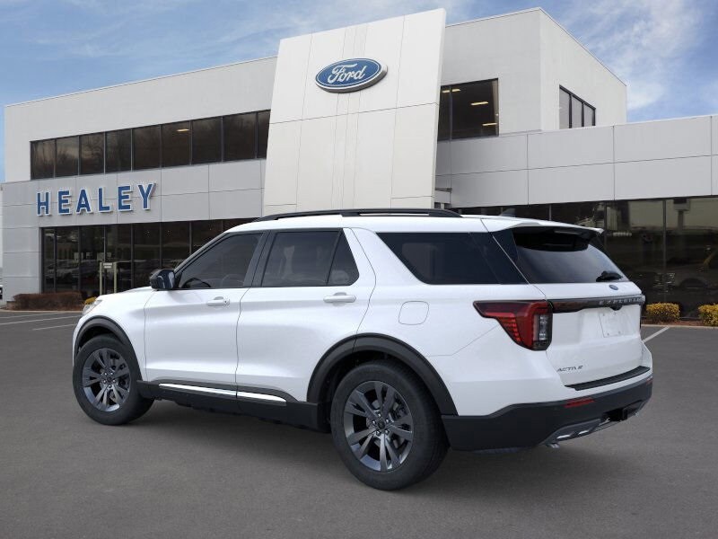 2025 Ford Explorer photo 3