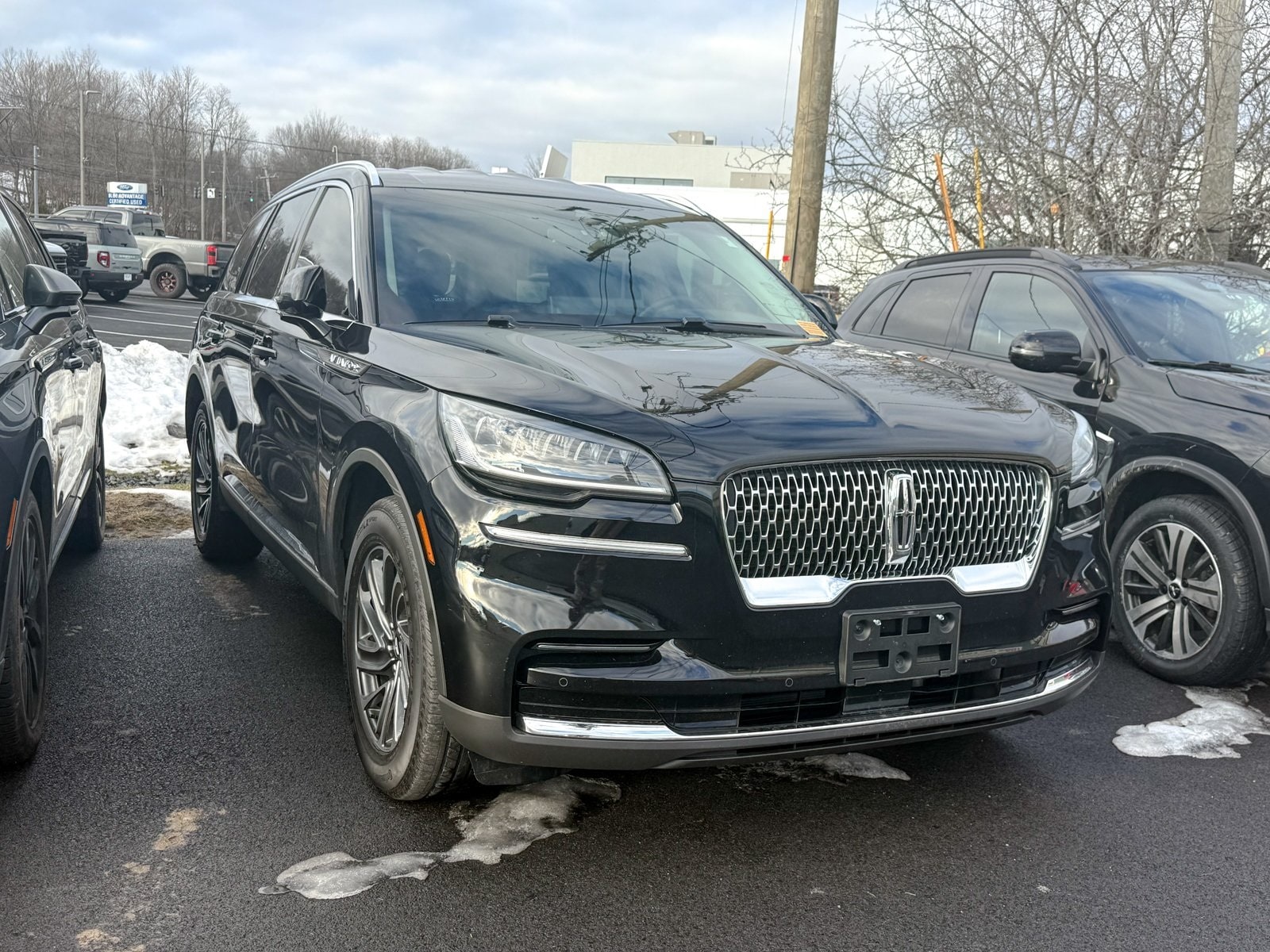 2022 Lincoln Aviator Base's photo