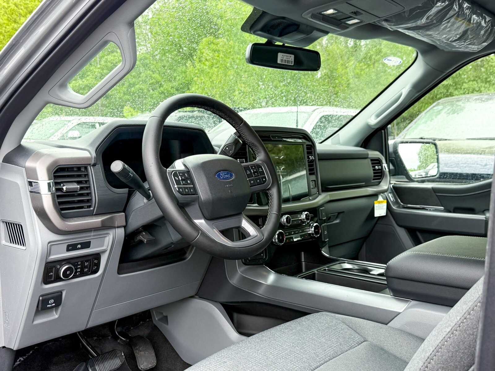 2025 Ford F-150 XLT photo 3