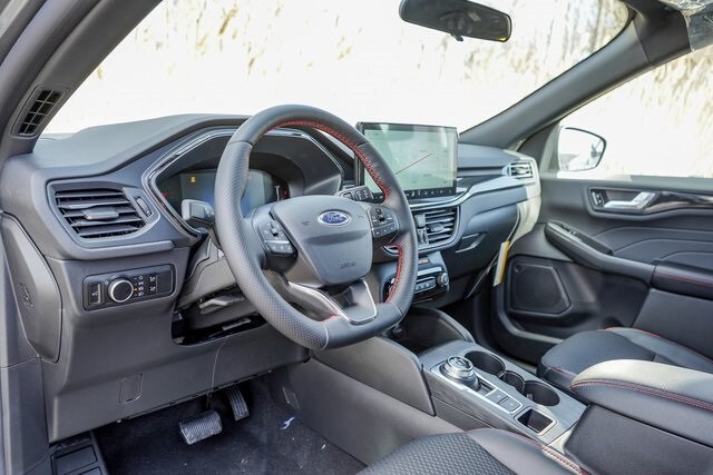 2025 Ford Escape ST-Line photo 3