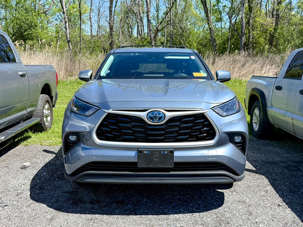Used 2023 Toyota Highlander Hybrid LE SUV