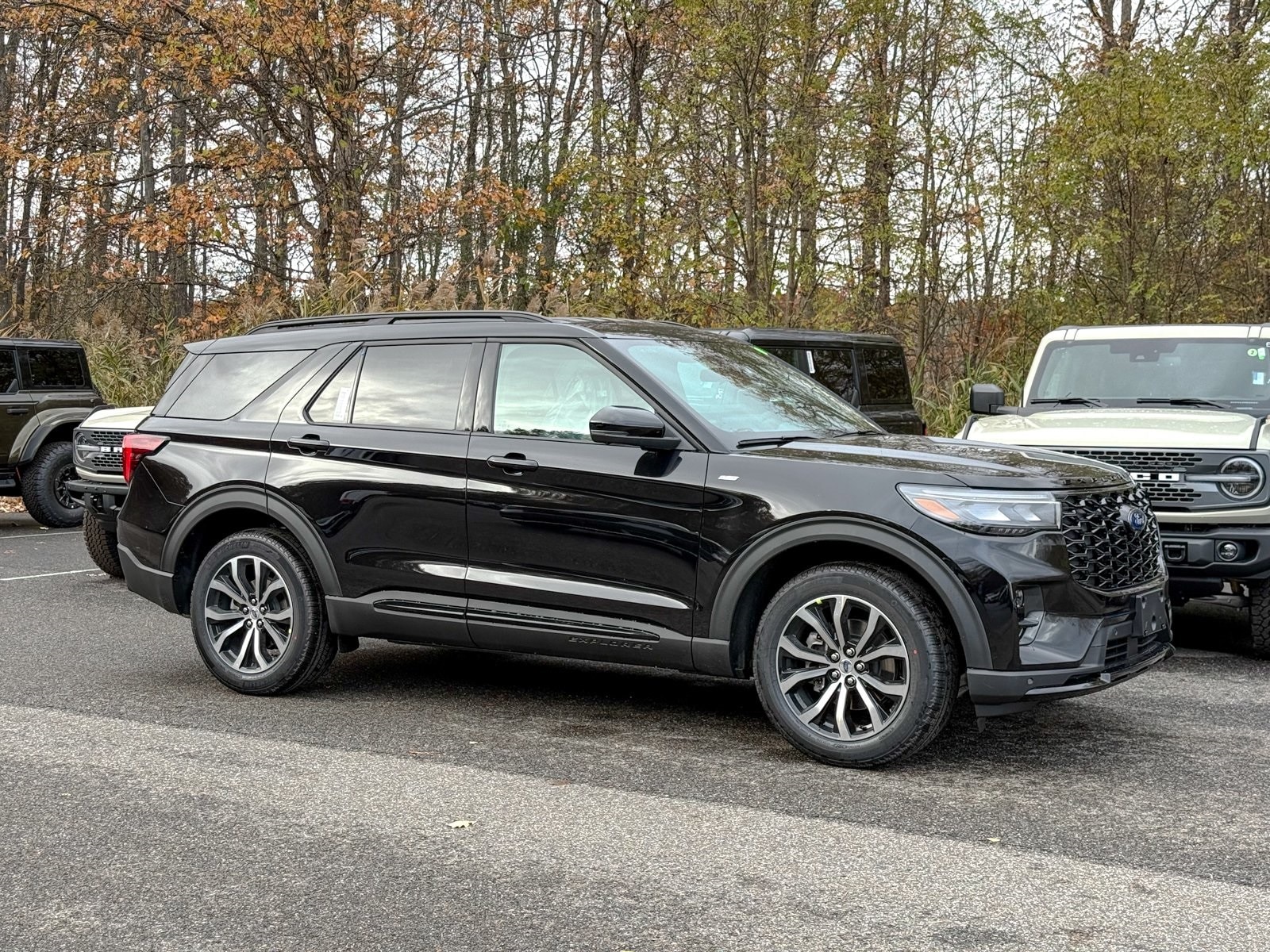 2026 Ford Explorer ST-LINE's photo