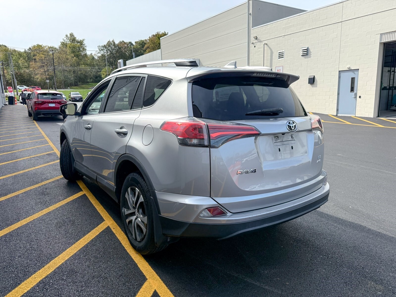 2017 Toyota RAV4 LE photo 3
