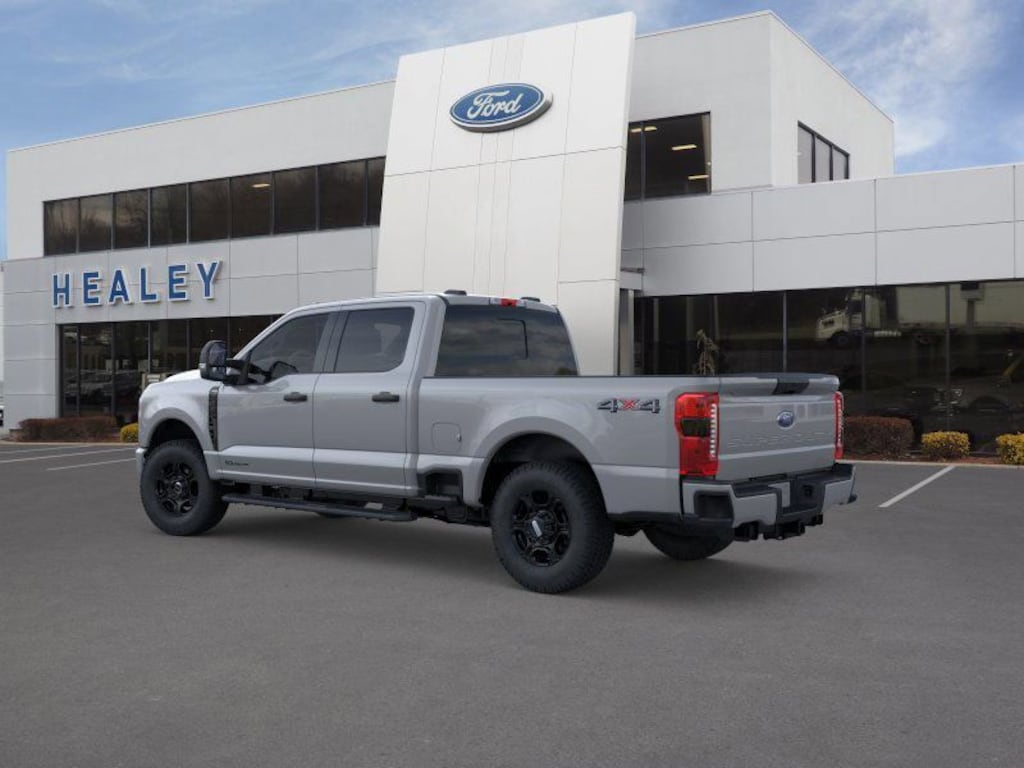 New 2026 Ford F-350 Platinum Truck Crew Cab