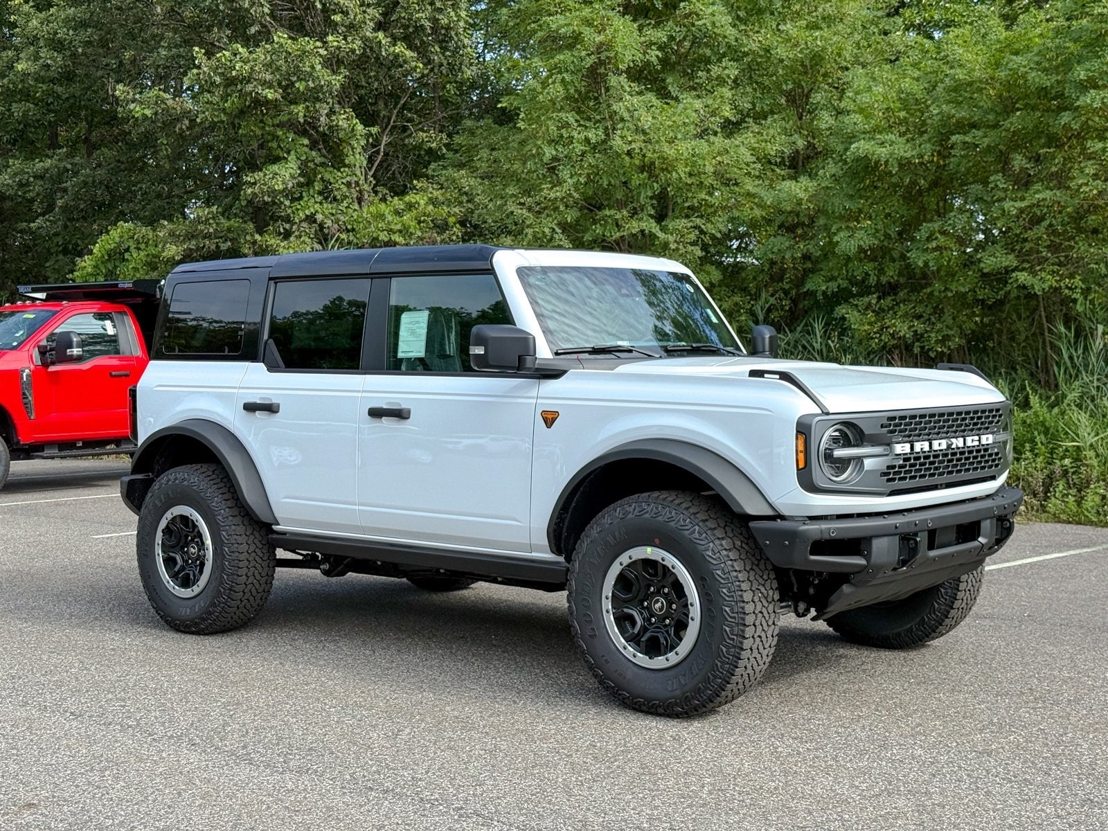 2025 Ford Bronco SUV 