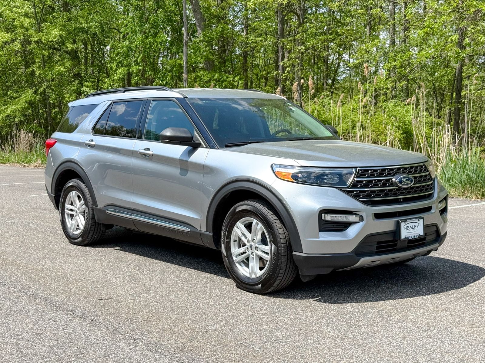 2024 Ford Explorer XLT 4WD's photo