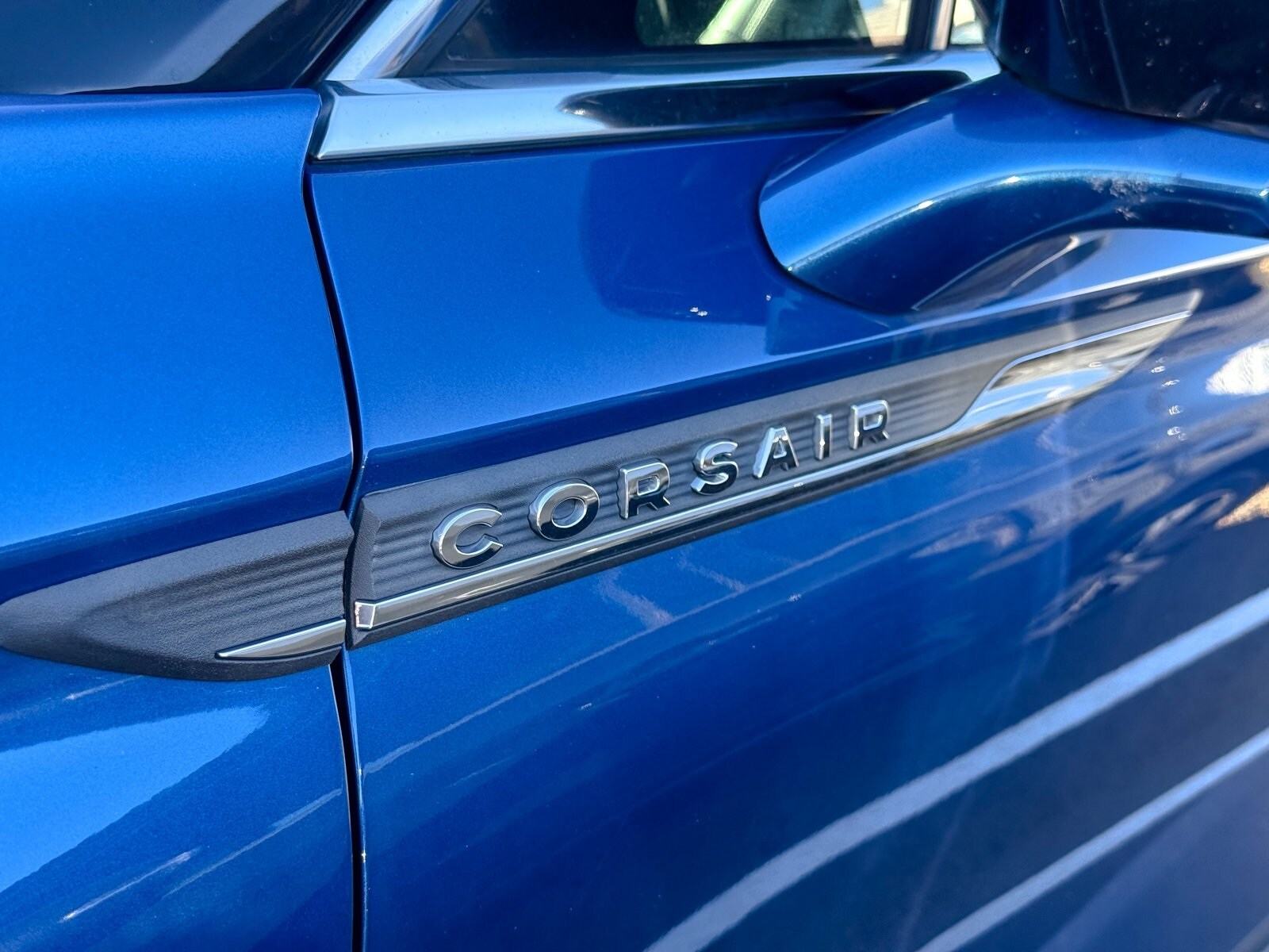 2021 Lincoln Corsair Standard photo 4