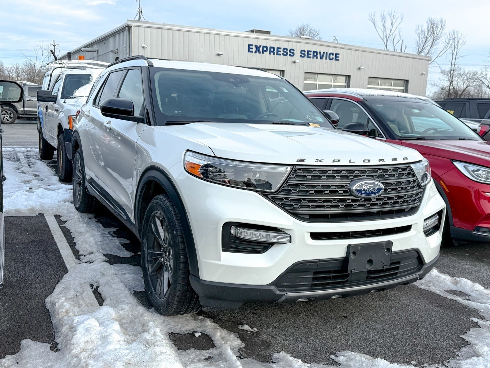 2023 Ford Explorer XLT's photo