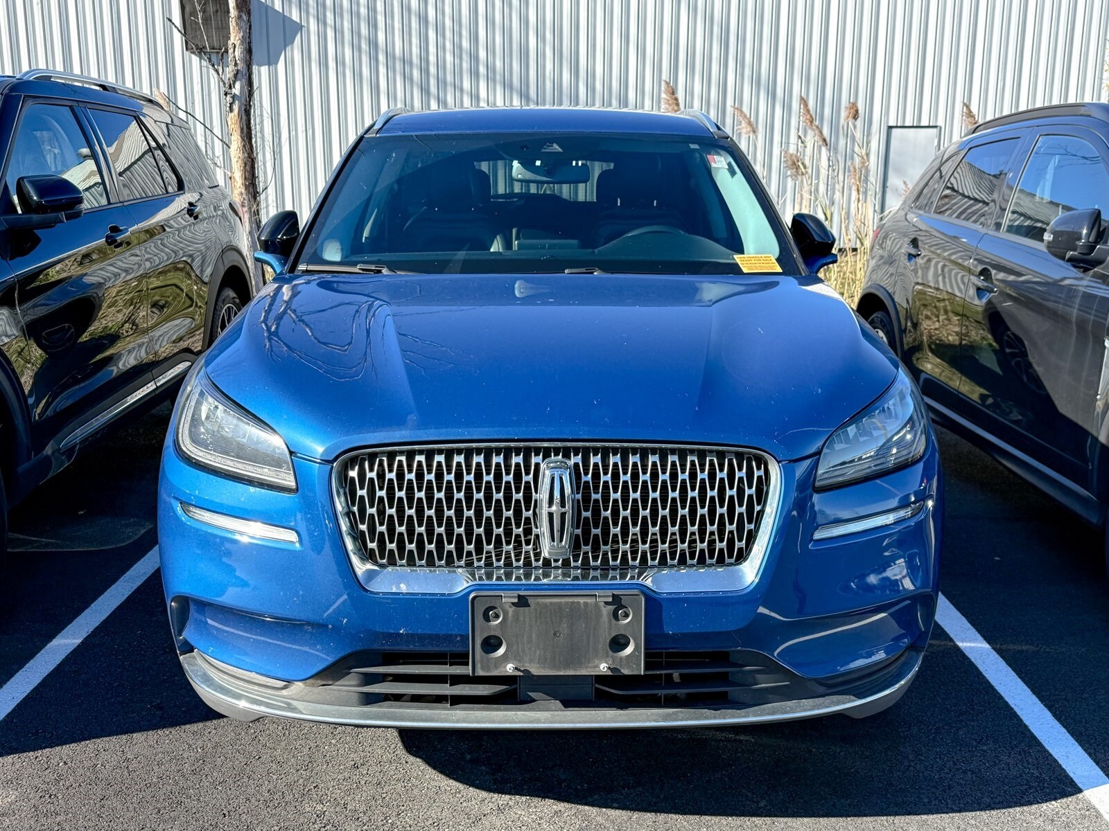 2021 Lincoln Corsair Standard photo 2