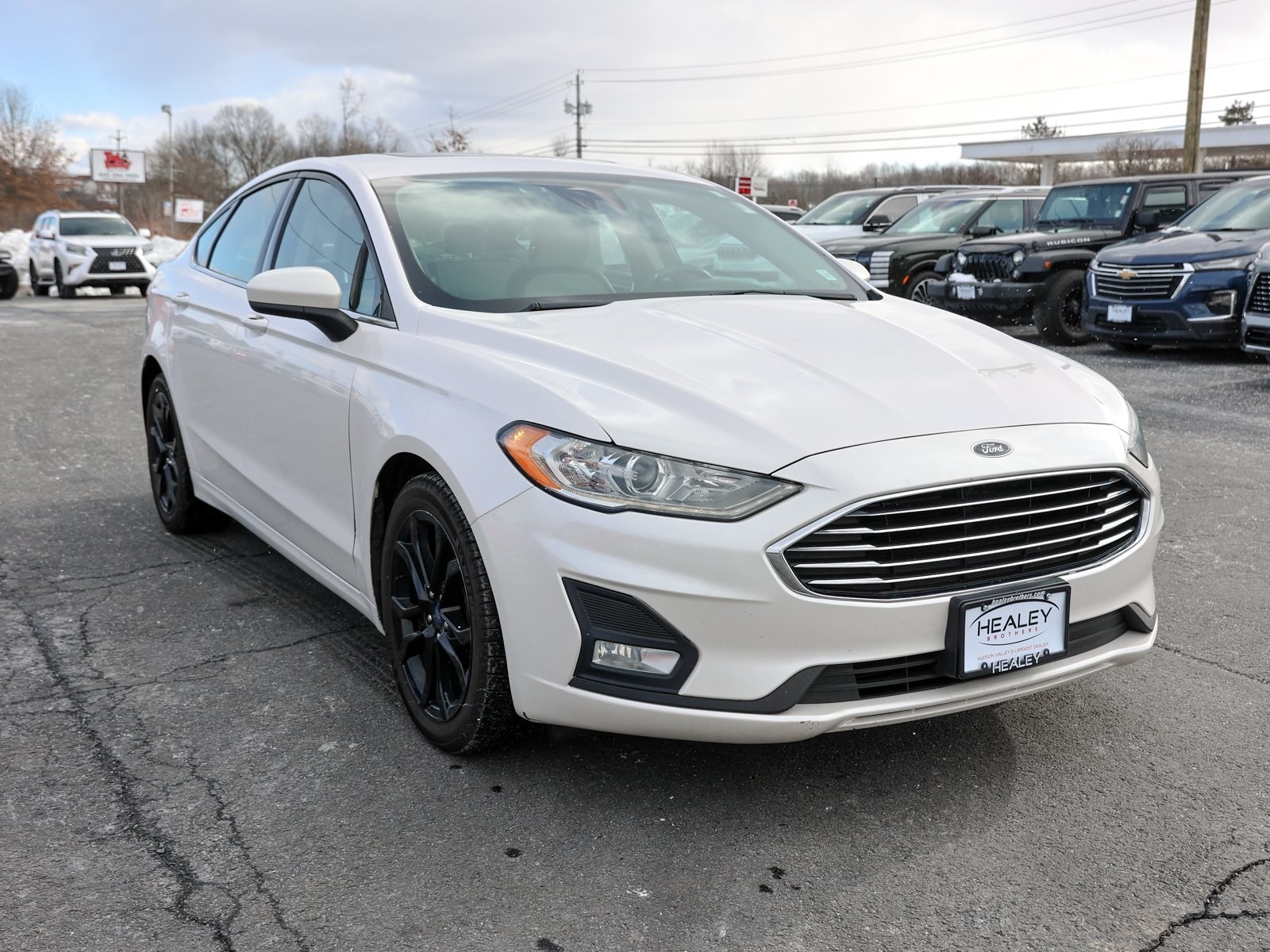 2019 Ford Fusion SE's photo