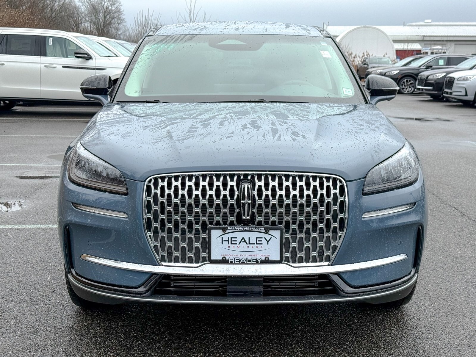 2023 Lincoln Corsair Standard photo 2