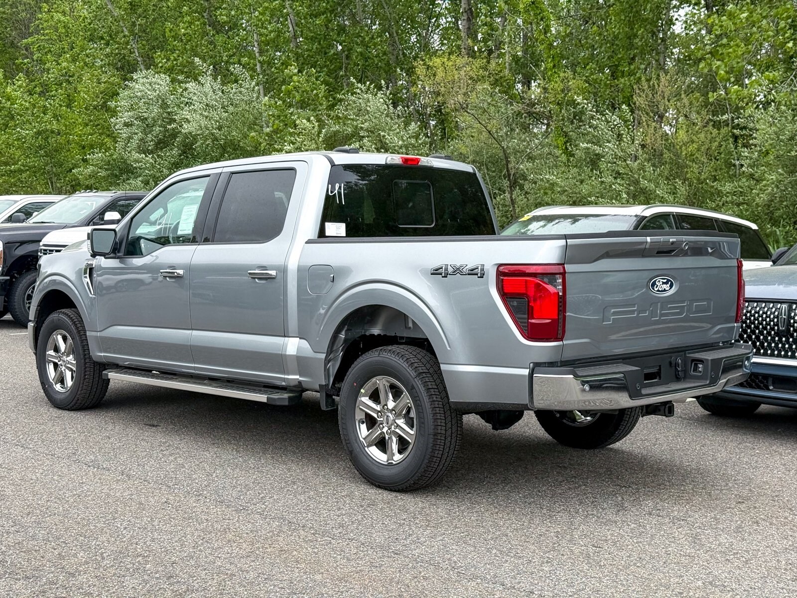 2025 Ford F-150 XLT photo 2