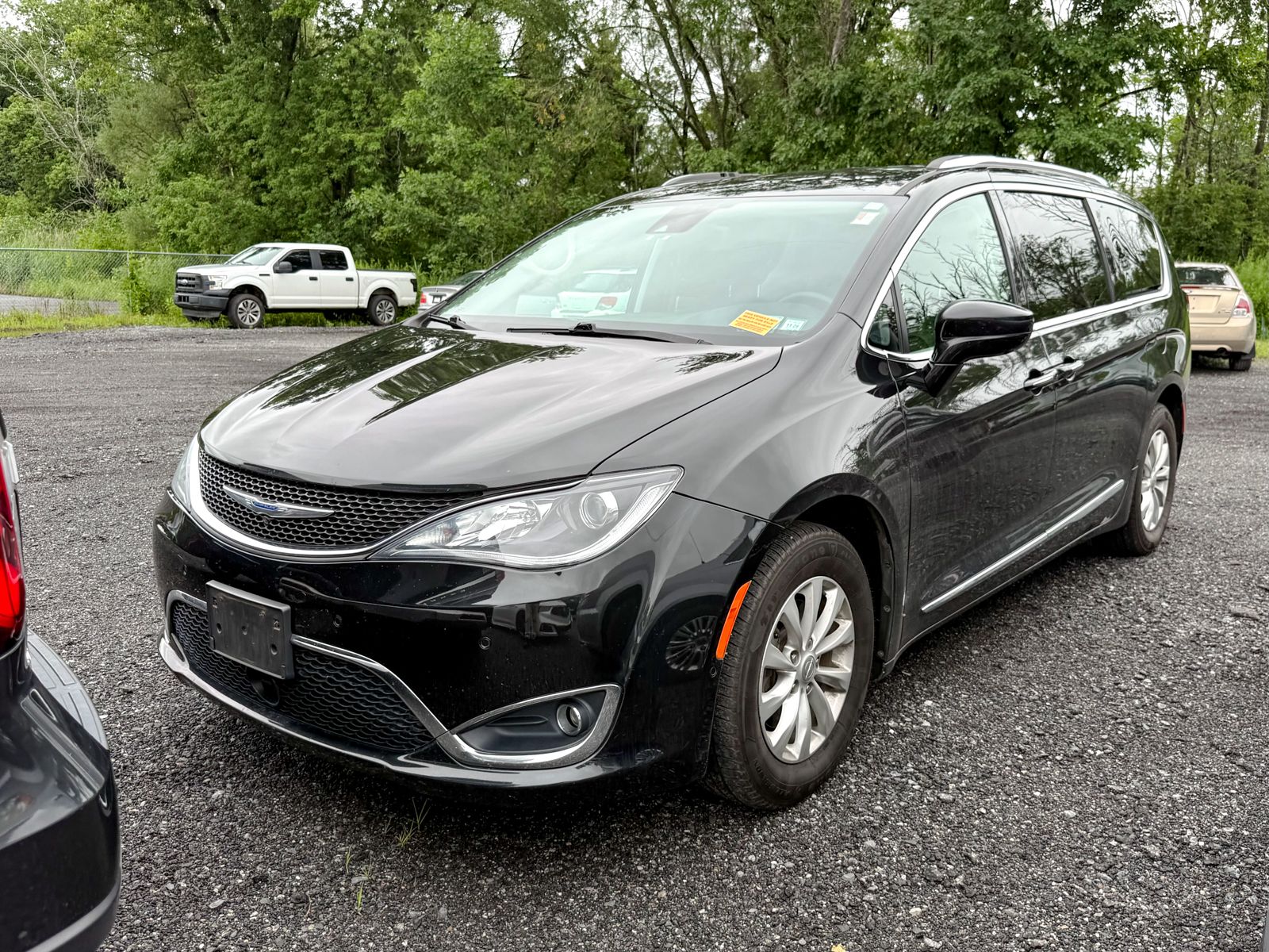 Used 2018 Chrysler Pacifica Touring L with VIN 2C4RC1BG2JR317929 for sale in Poughkeepsie, NY