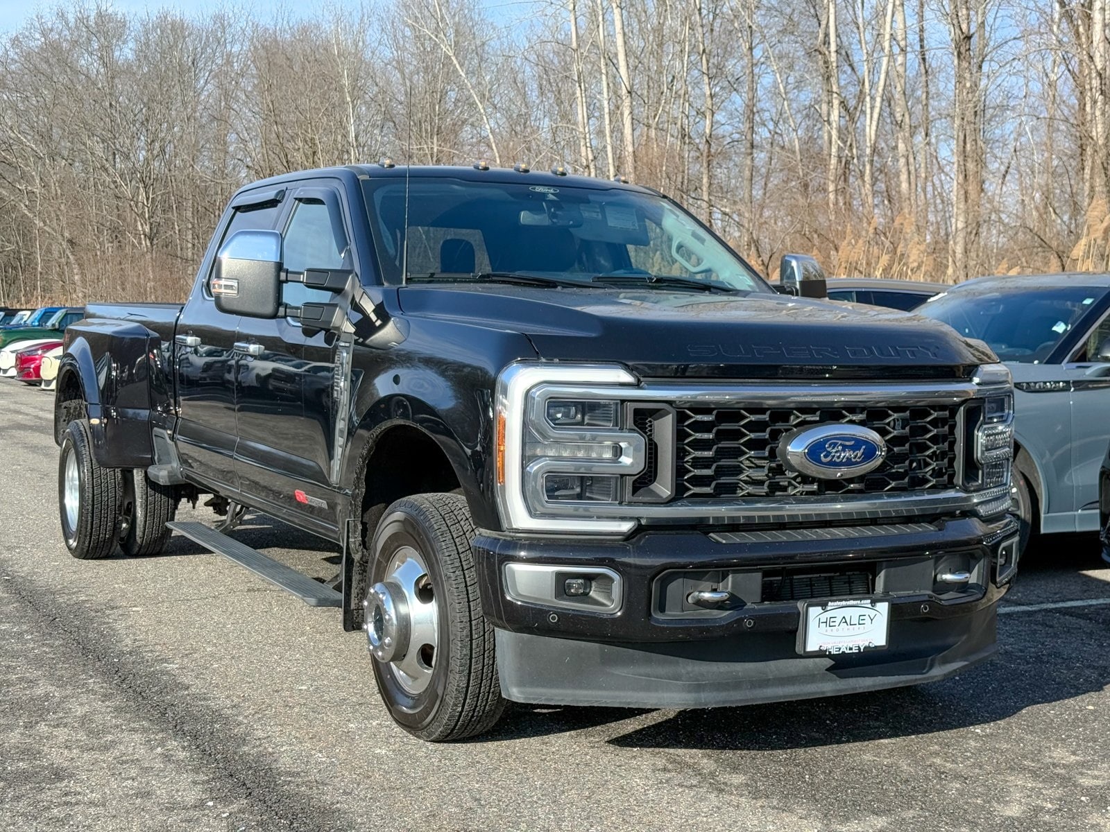 2024 Ford F-350 Super Duty Limited's photo