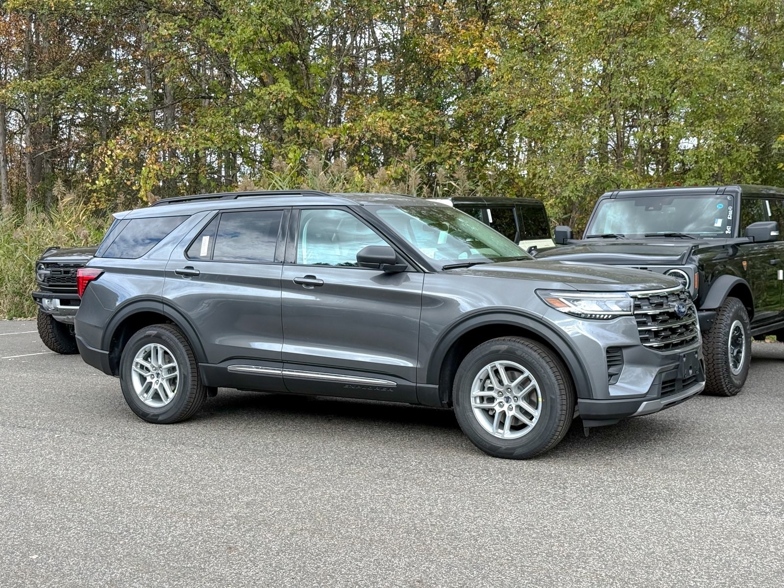 2025 Ford Explorer Active's photo