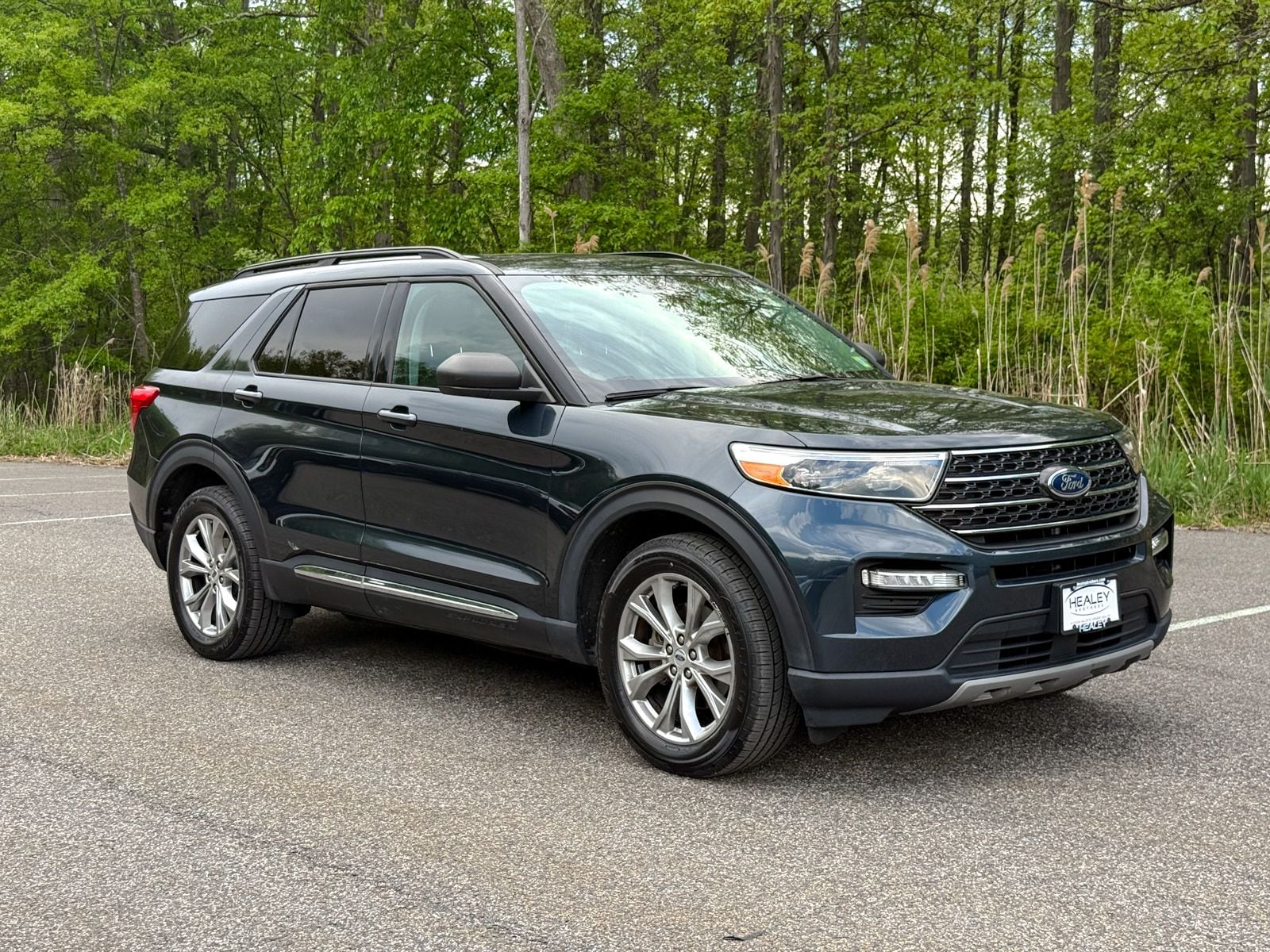 2023 Ford Explorer XLT 4WD's photo