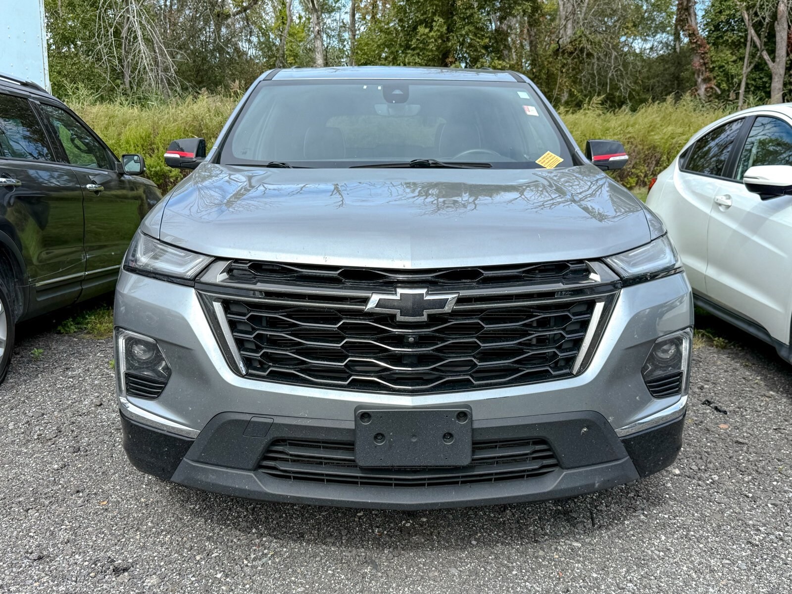 2023 Chevrolet Traverse Premier photo 2