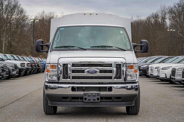2025 Ford E-350 Base photo 4