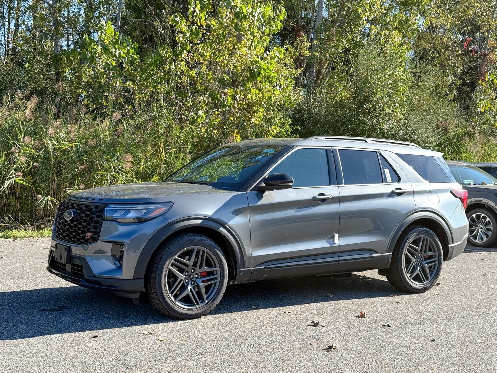 2025 Ford Explorer ST photo 3