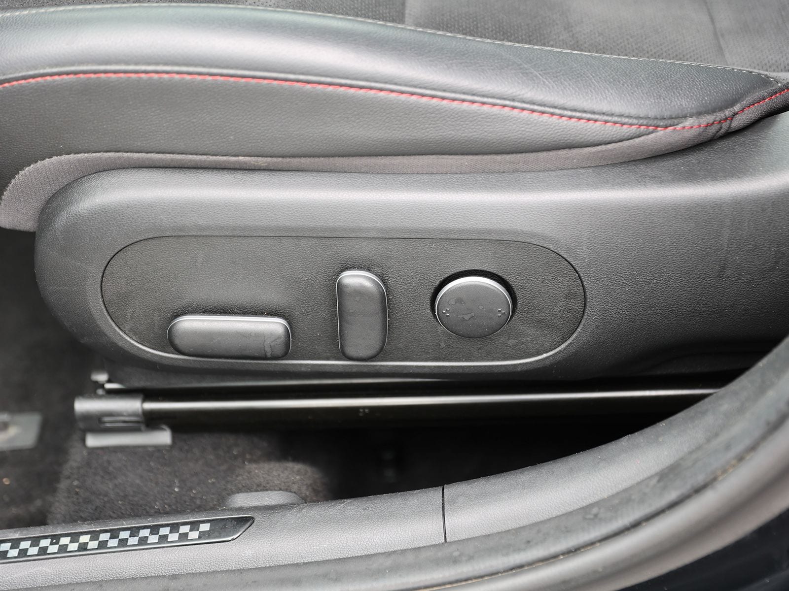 2024 Hyundai Kona N Line - Photo 17