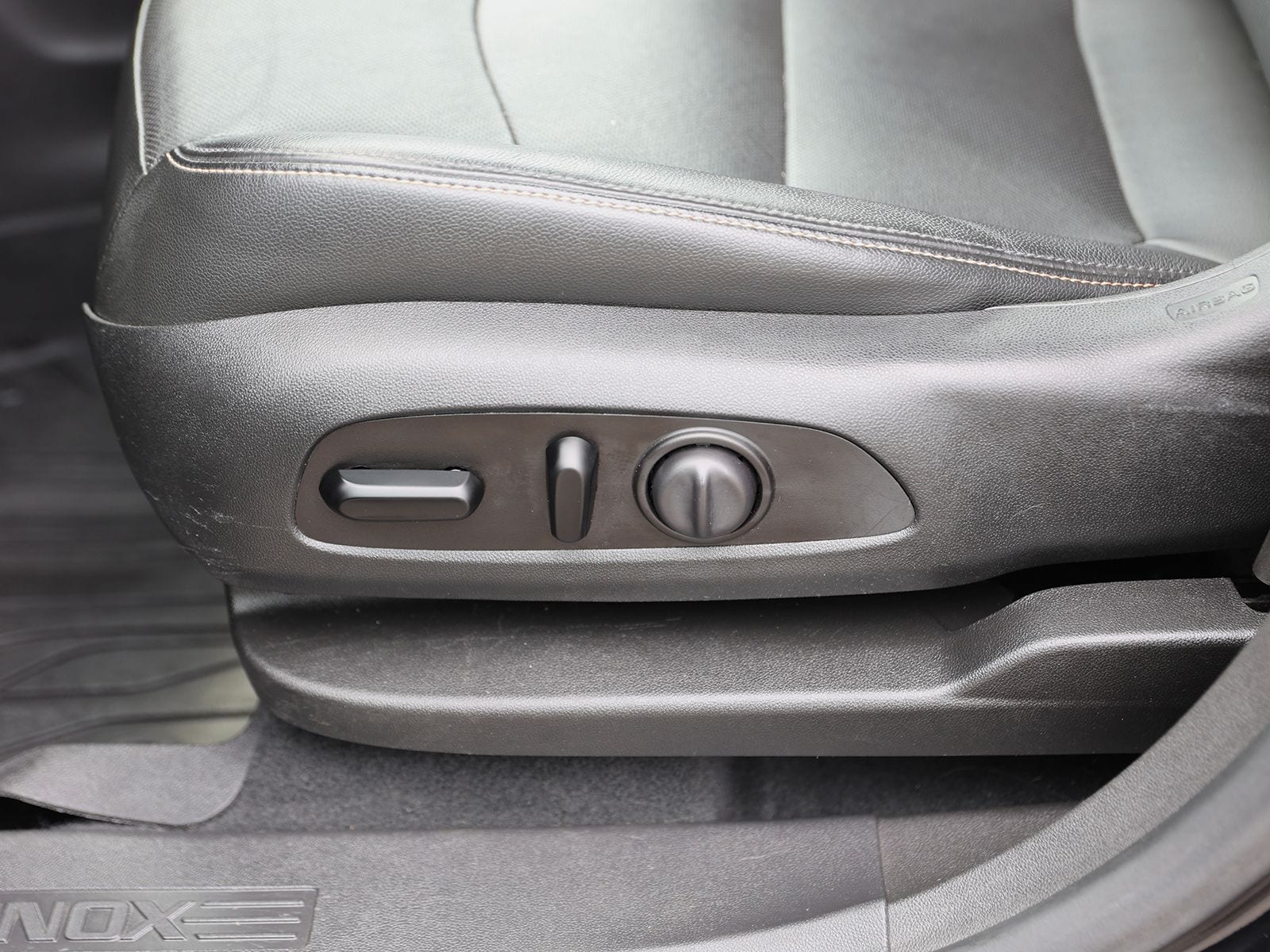 2020 Chevrolet Equinox LT - Photo 18