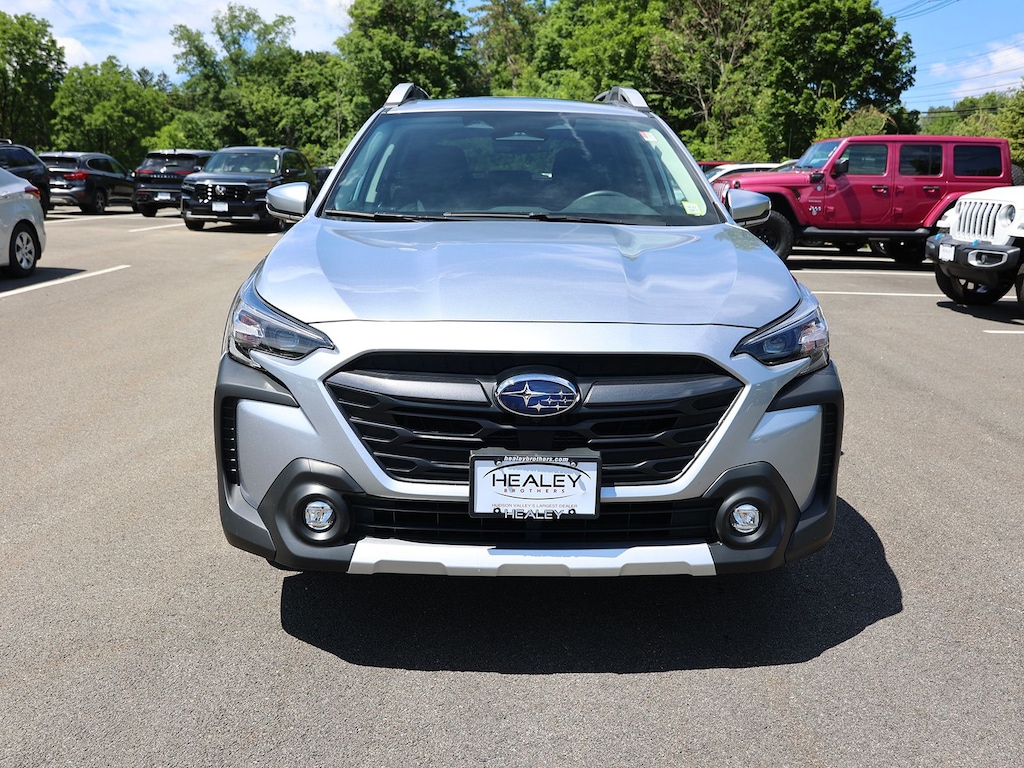 Used 2025 Subaru Outback Touring SUV