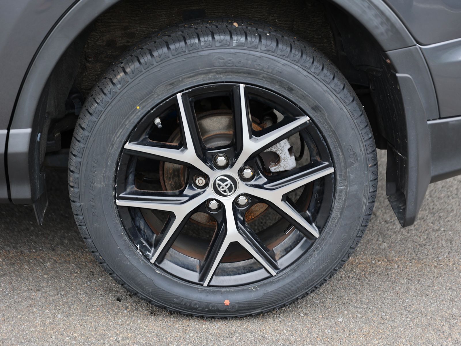2017 Toyota RAV4 SE - Photo 11