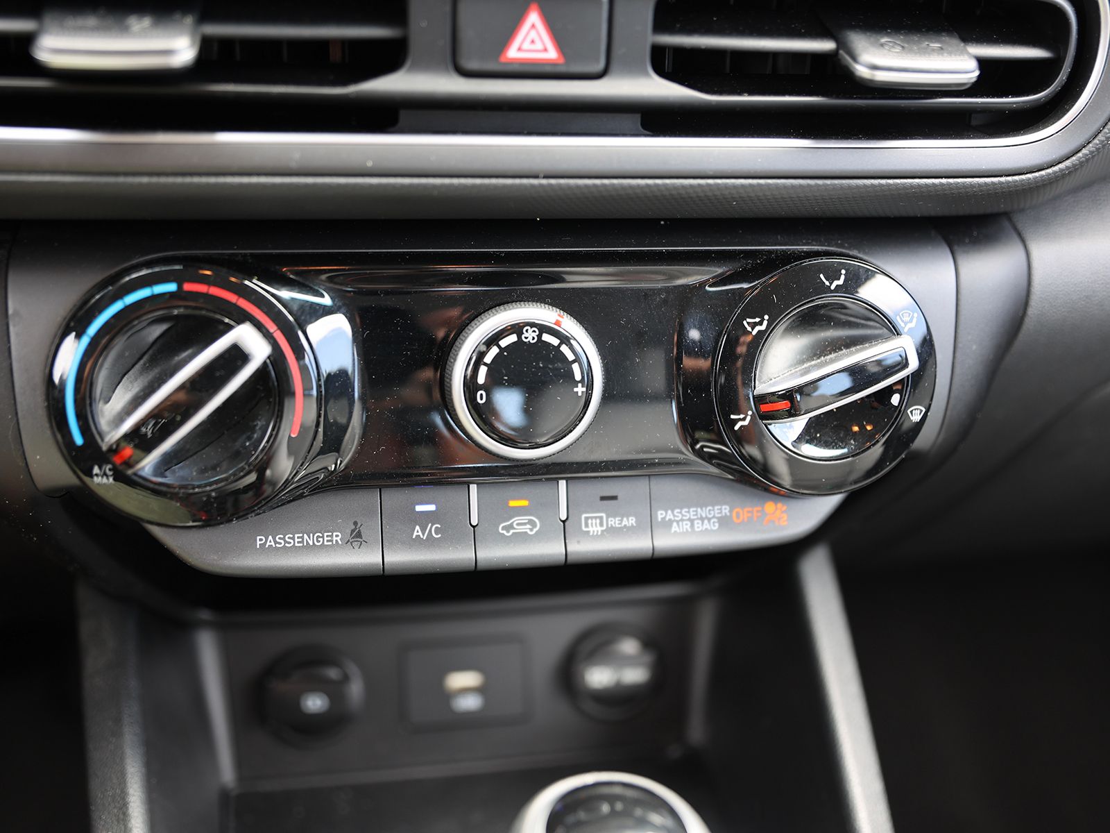 2023 Hyundai Kona SE - Photo 25