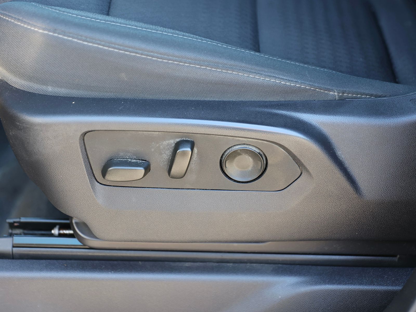 2024 Chevrolet Silverado 1500 LT - Photo 20