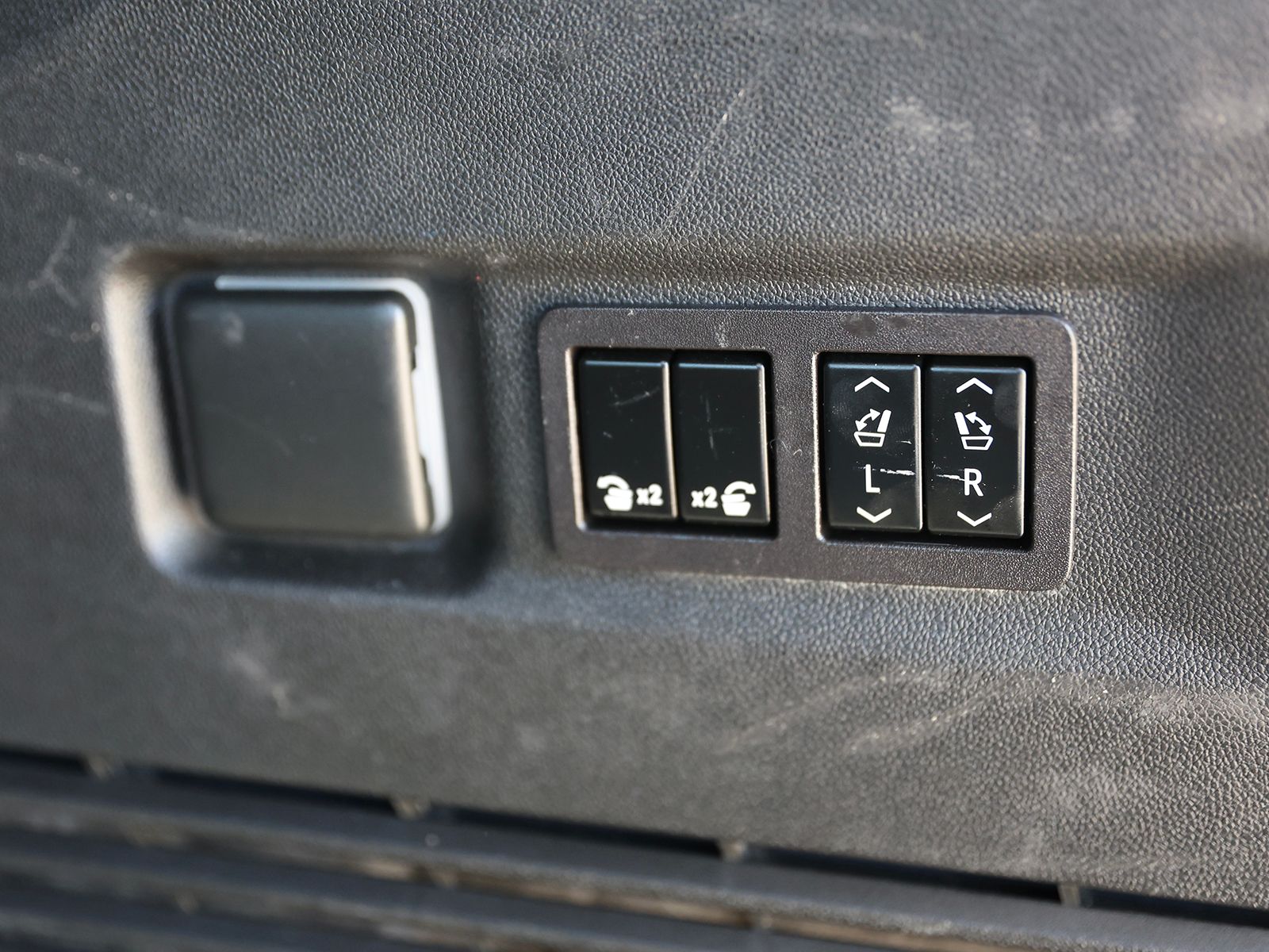 2023 Chevrolet Suburban Z71 - Photo 16