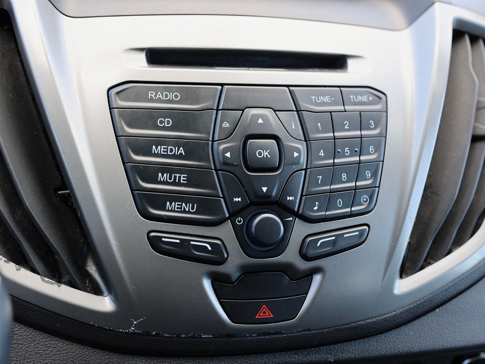 2016 Ford Transit XLT - Photo 23