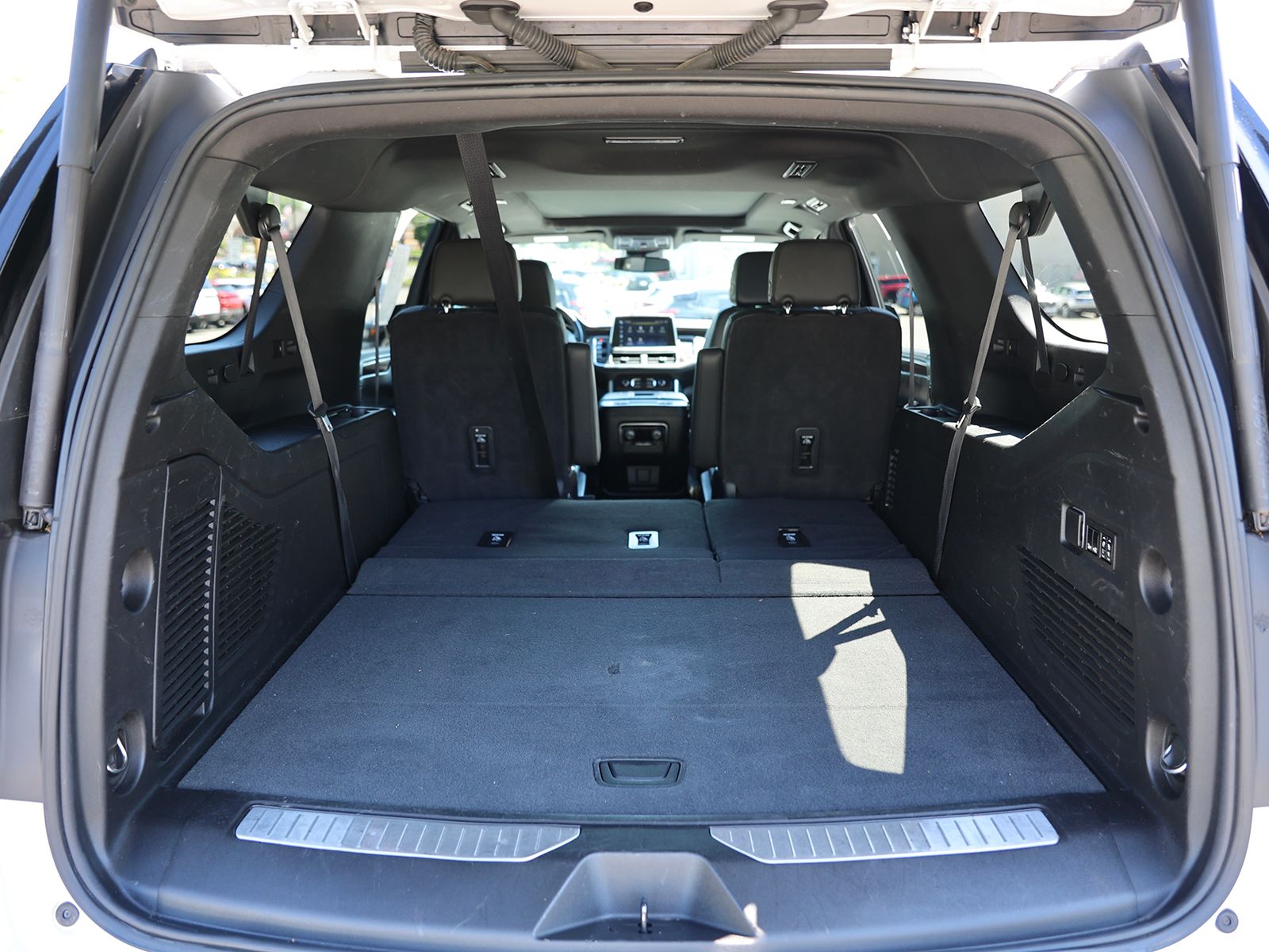 2023 Chevrolet Suburban Z71 - Photo 15