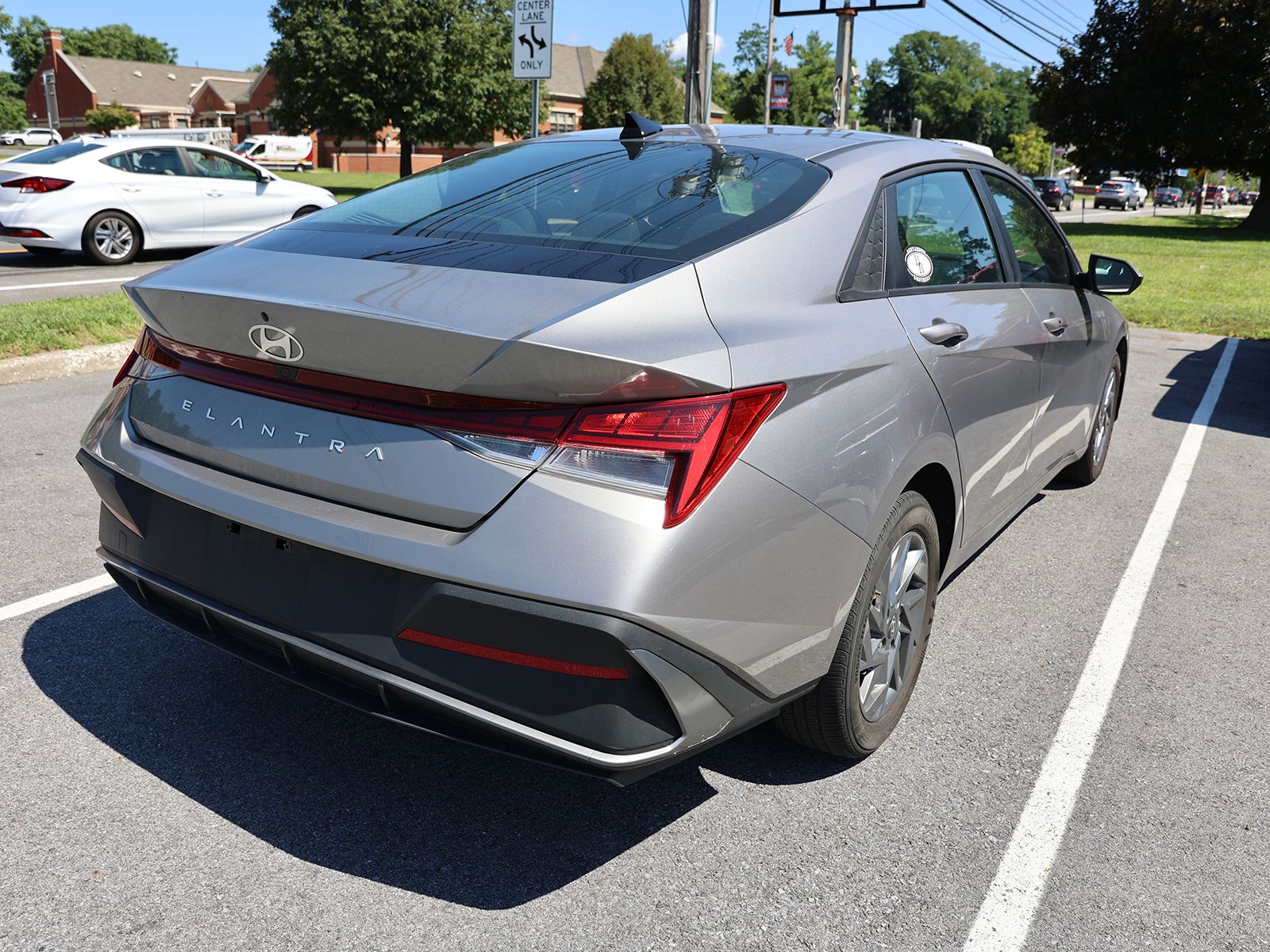 2024 Hyundai Elantra Blue - Photo 6