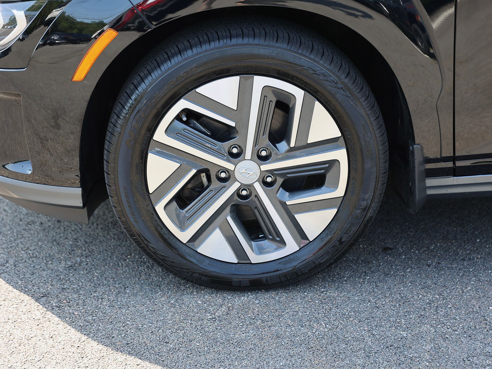 2023 Hyundai Kona EV Limited - Photo 11